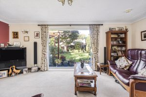 Lounge/ Diner- click for photo gallery